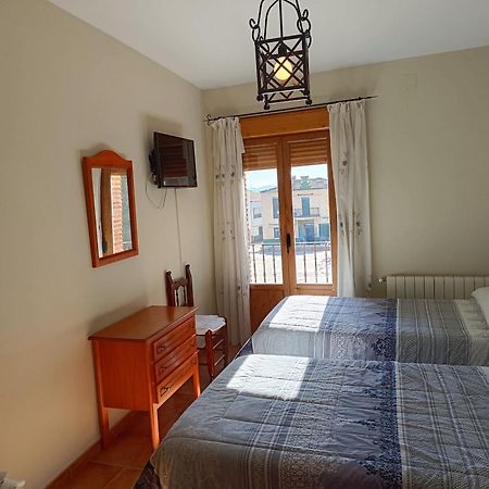 Casa Rural El Botanico Casatejada Екстер'єр фото